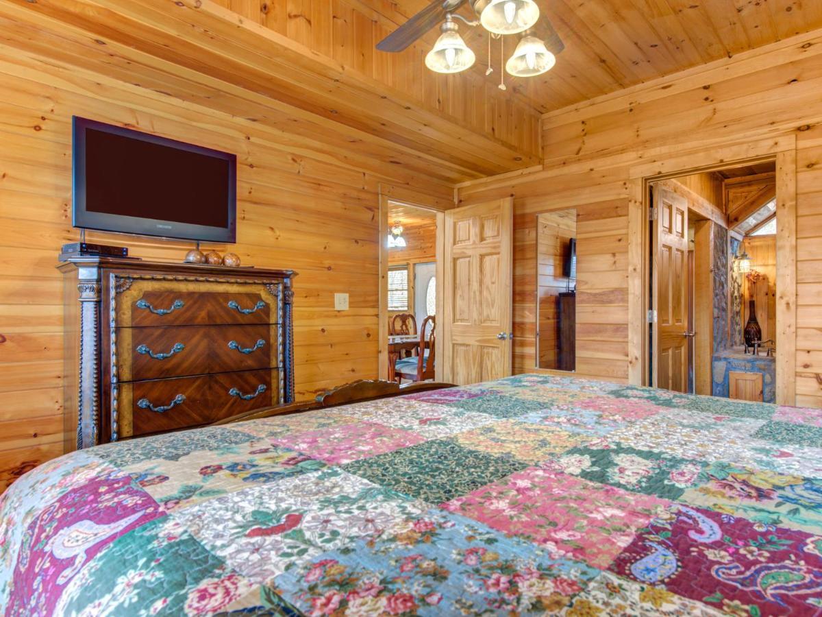 Splashing Sunrise, 2 Bedrooms, Private Pool, Arcade, Hot Tub, Sleeps 6 Pigeon Forge Esterno foto
